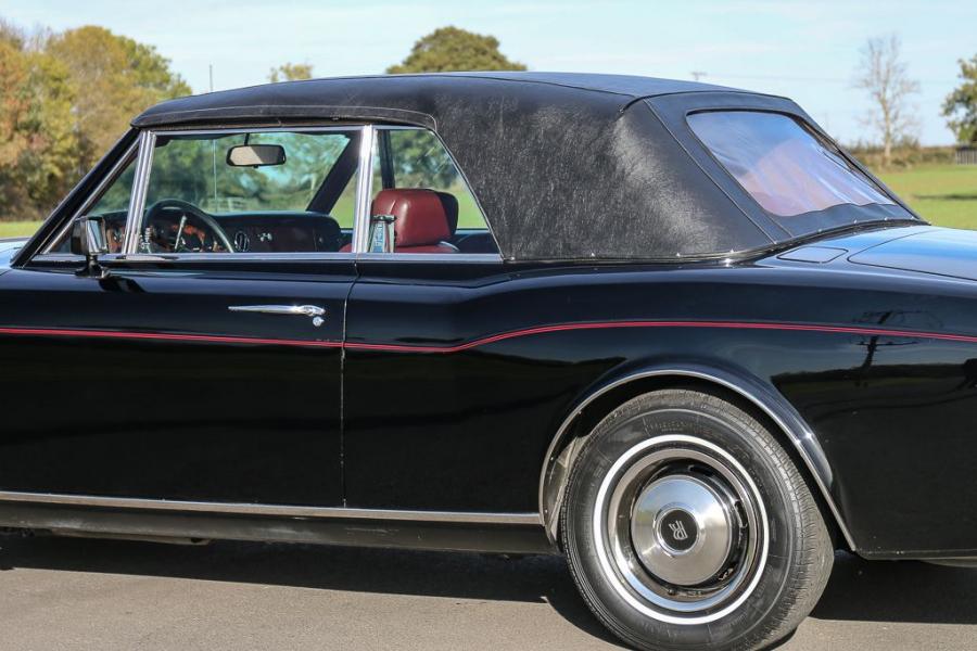 Детали экстерьера Rolls-Royce Corniche Cabriolet 1981 года  (фото 17 из 36)